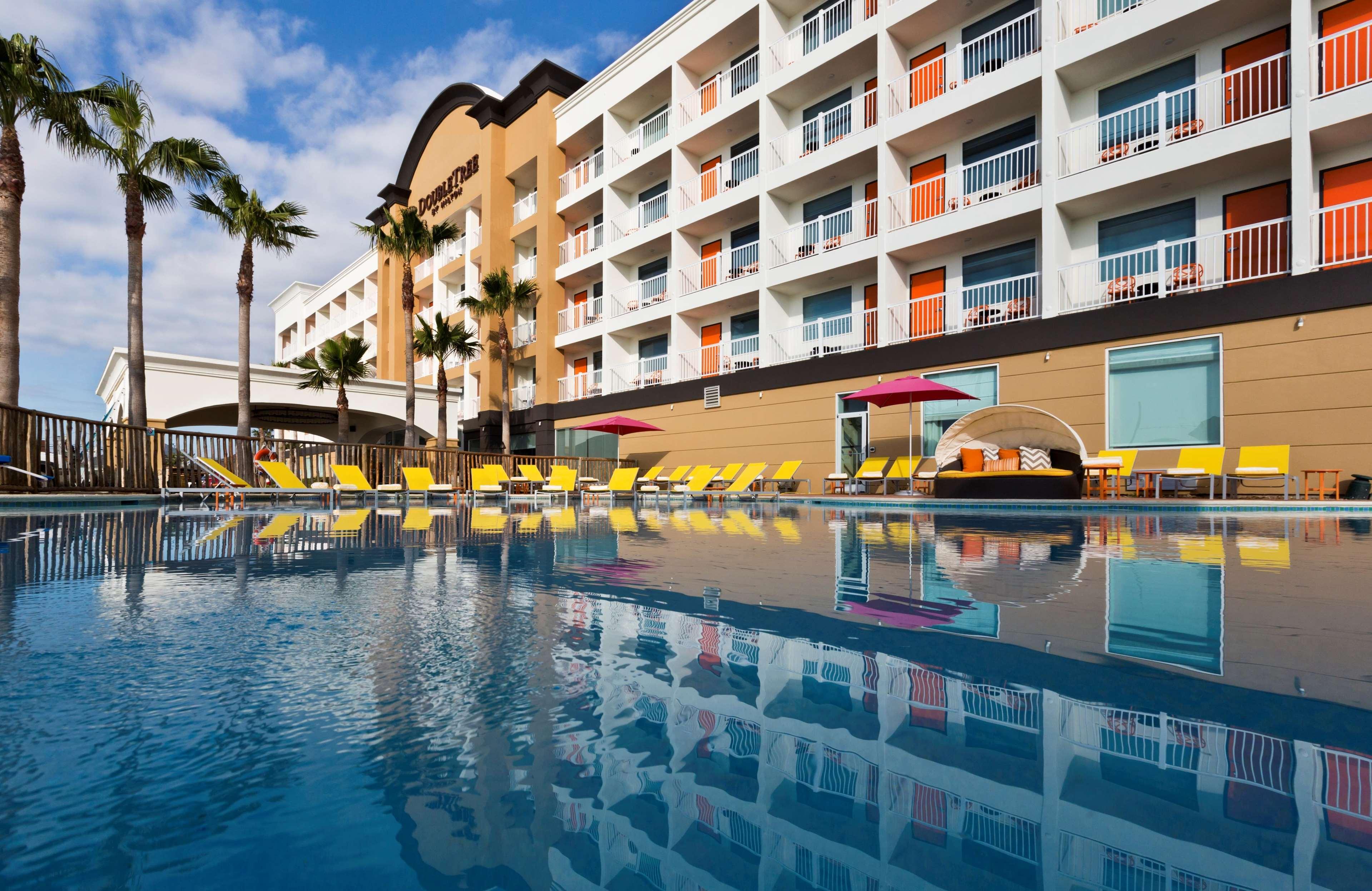 Doubletree By Hilton Galveston Beach Exterior photo